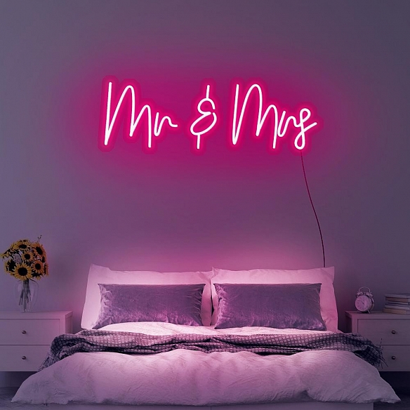 Mr&Mrs Neon Sign NS023